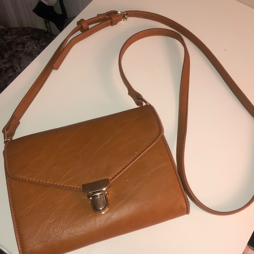 Side brown purse
